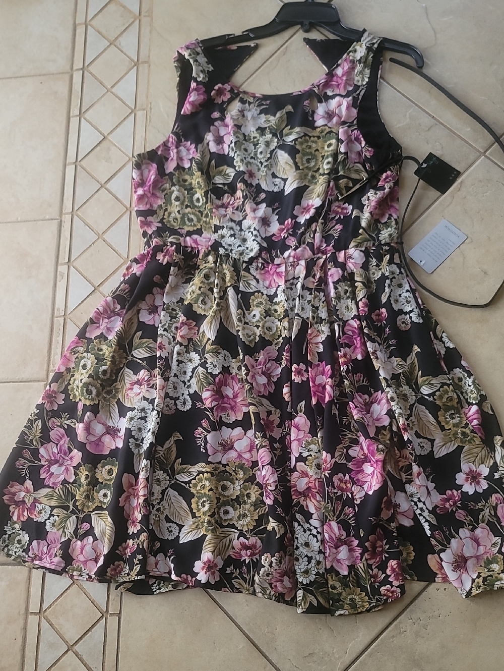 Floral Dress Gabby Skye  SZ 16